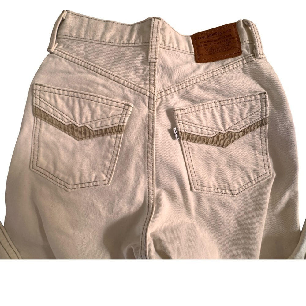 Levi’s Premium 70s Movin’ On High Rise Flare Jeans in Sunny Cream - Picture 9 of 15